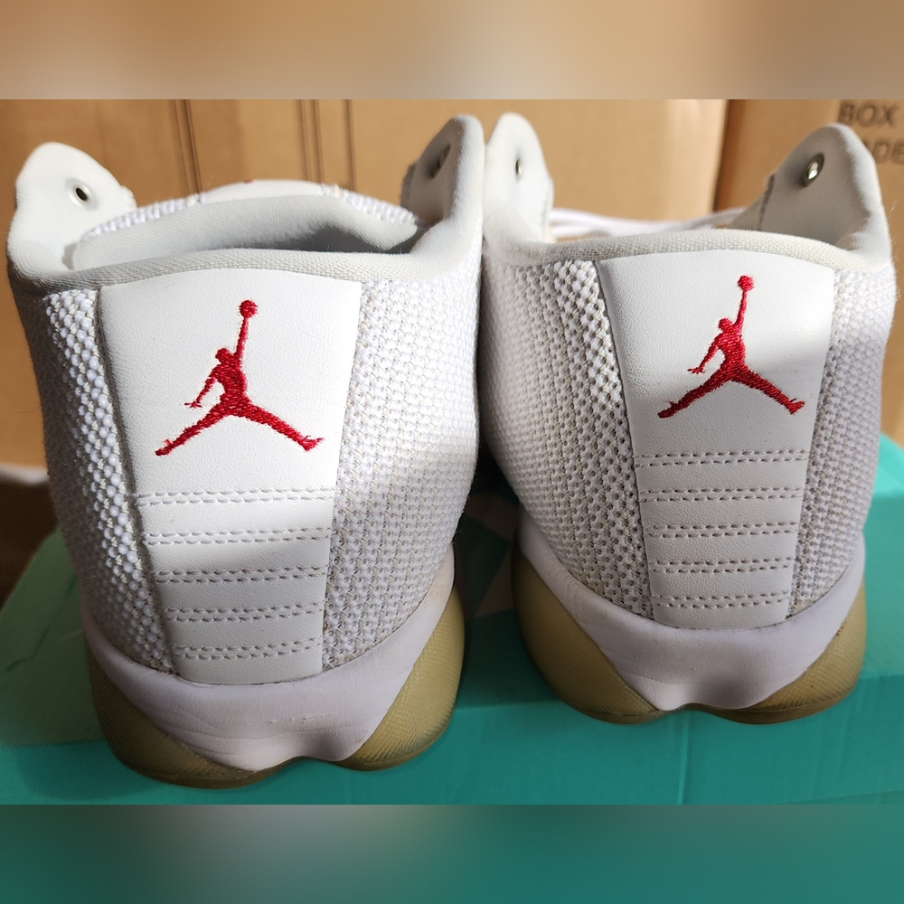 Jordan Athletic Shoes White and Yellow - Picture 2 of 6